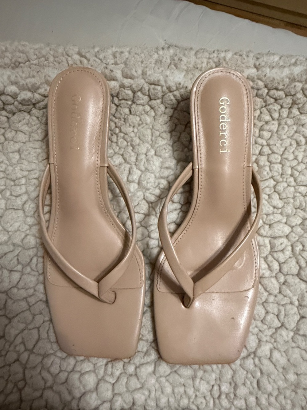 Tan sandal with kitten heel - Picture 2 of 6